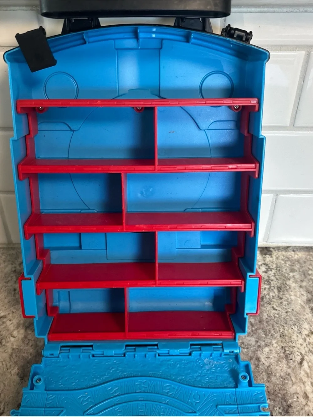 2009 Mattel Thomas The Train Engine Take Along Carrying Case With Track R9114